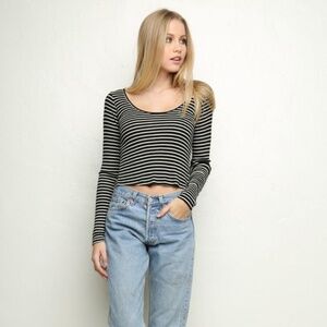 Brandy Melville long sleeve crop black white strip